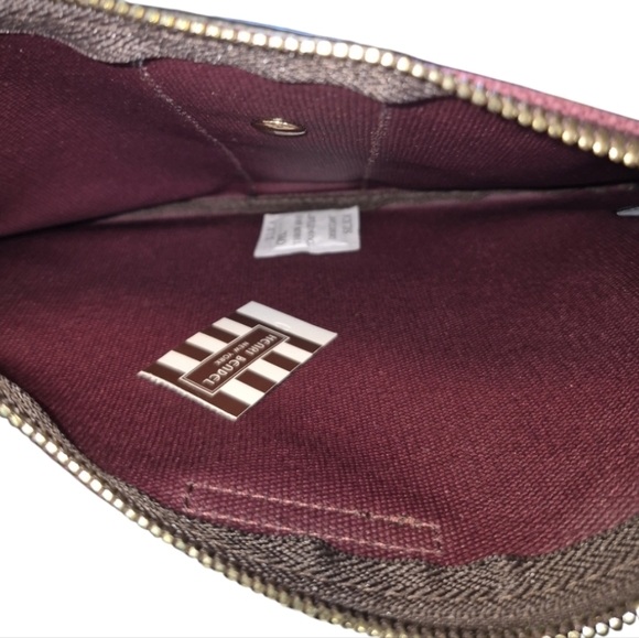 ⏸️*Reserved* Henri Bendel Burgundy and Black Clutch - Picture 5 of 5